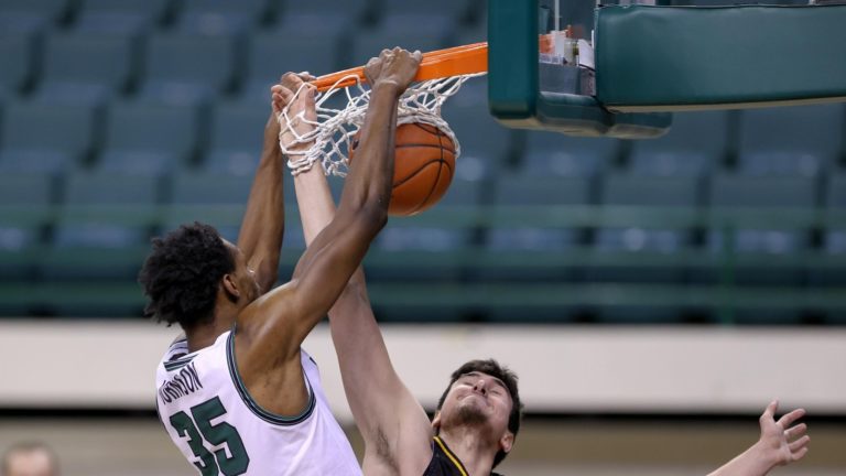 Vikings earn split versus red hot Titans