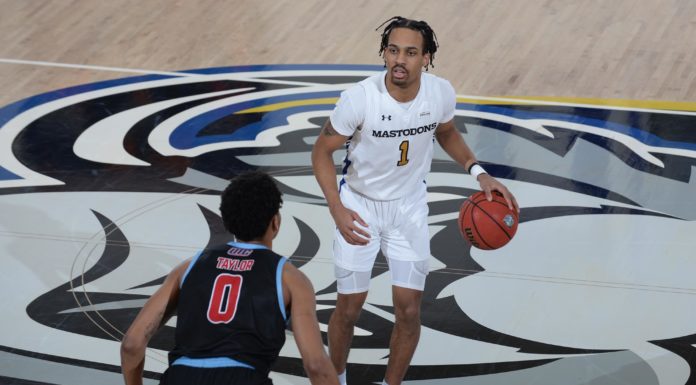 Mastodons drop two at home against Oakland