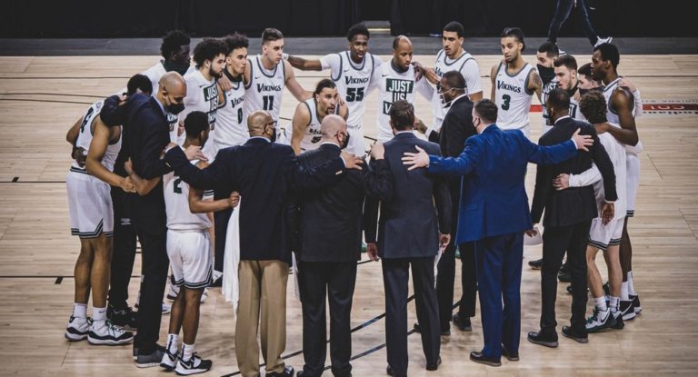 Vikings beat Grizzlies to earn Horizon League crown