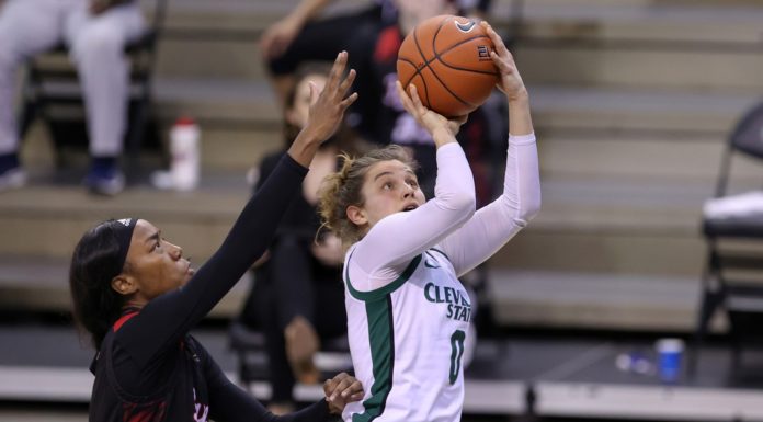 “Fortunate” Vikings top UIC to sweep unusual conference opening week