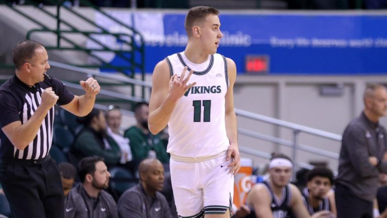 Vikings off to hot start in conference play