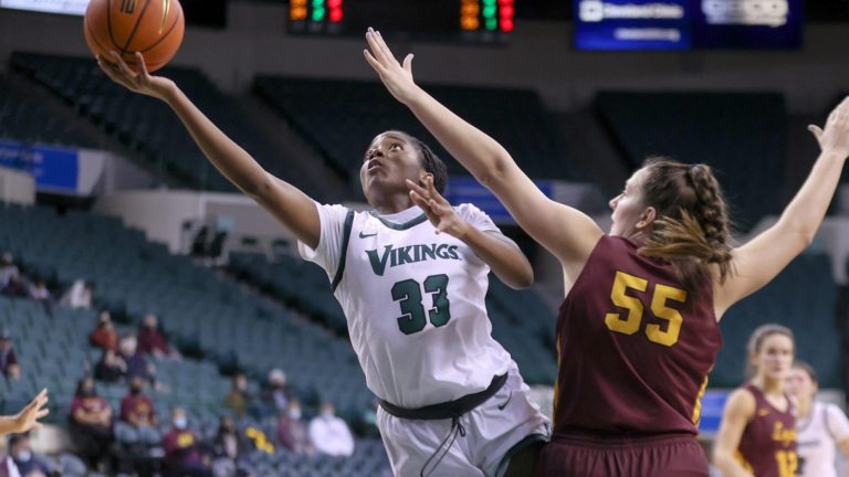 Regrouped Vikings rout Dons twice in series sweep