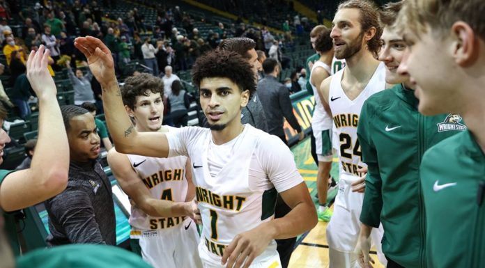 Raiders win nail biters to open up Horizon League play