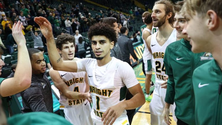 Raiders win nail biters to open up Horizon League play