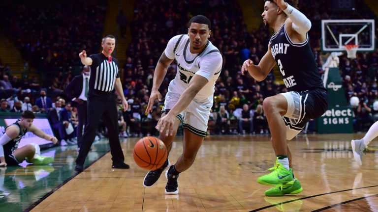 Vikings stun Raiders but falter versus Norse