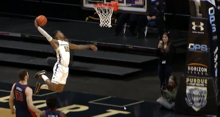 Mastodons Notch Tenth Straight Win, Advance to Horizon Semis