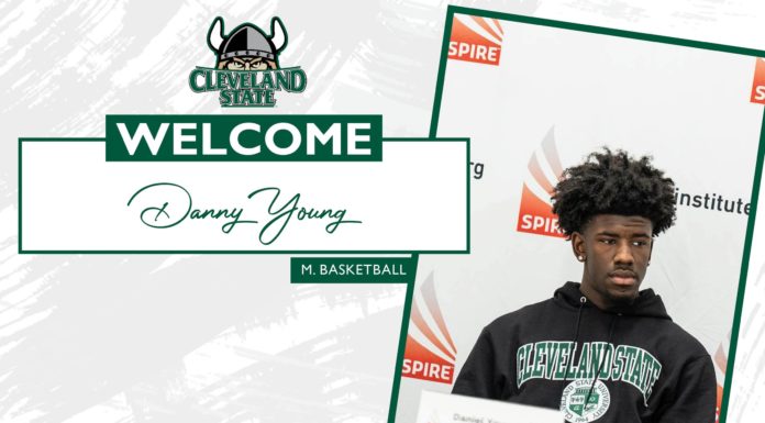 Young makes it official, signs with Vikings