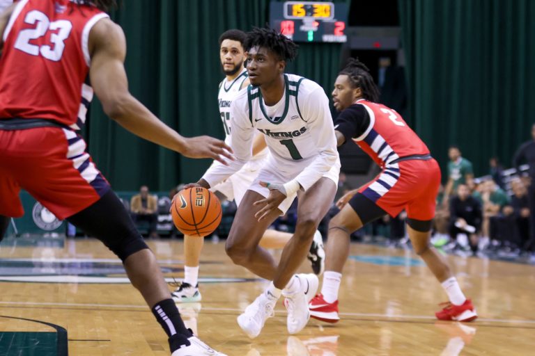 Vikings hot streak continues with 2-0 start in league play