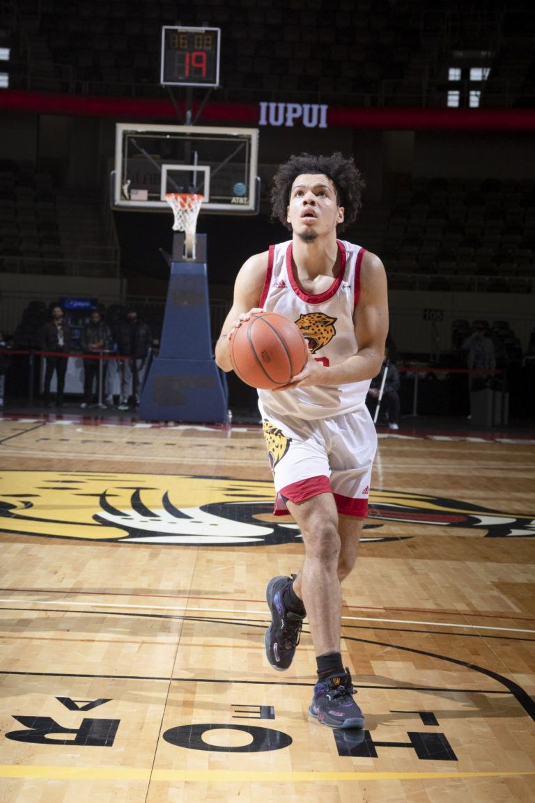Jaguars split two in final week of Horizon League play