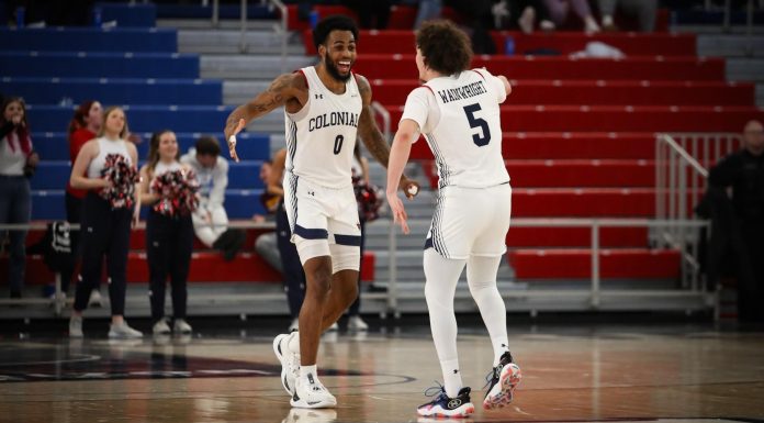 Historic performance, Wainwright awakening, carry RMU; Extends win streak to three