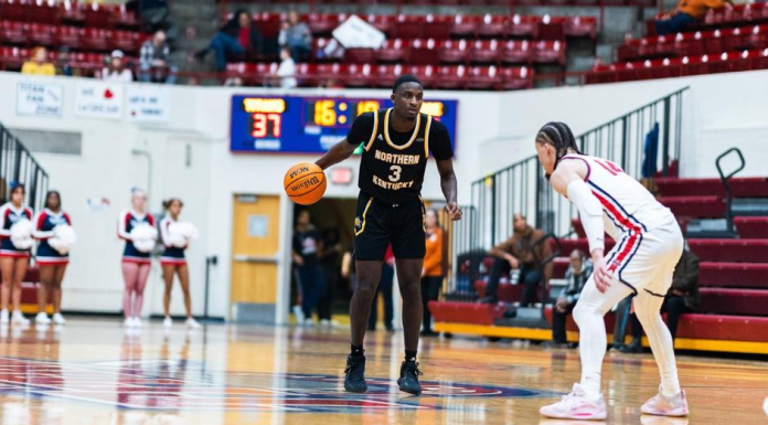 Norse hold off winless Detroit Mercy on road