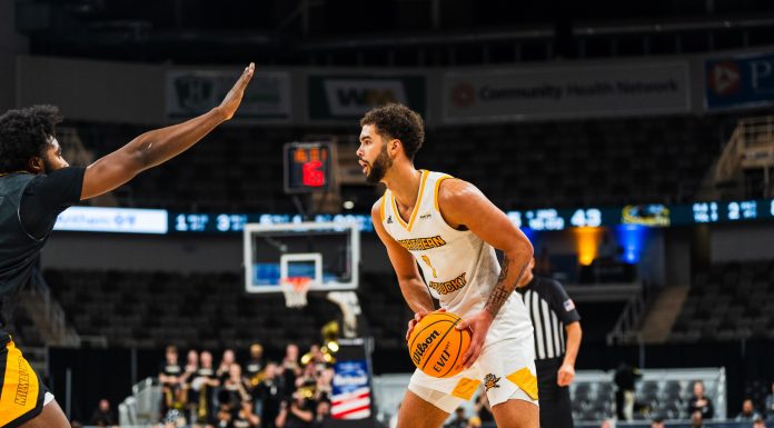 Second half collapse dooms Norse; Milwaukee advances to finals