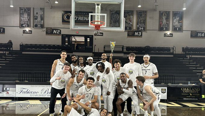 Oakland clinches outright league title, postseason looms