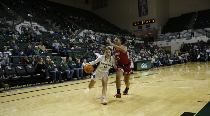 Phoenix win third in a row, battling Jaguars through squall and all