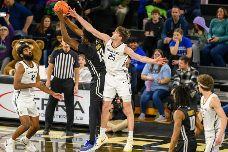 Golden Grizzlies lose wild one at Robert Morris