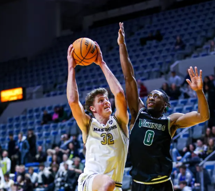 Mastodons Look to Rebound Against Milwaukee