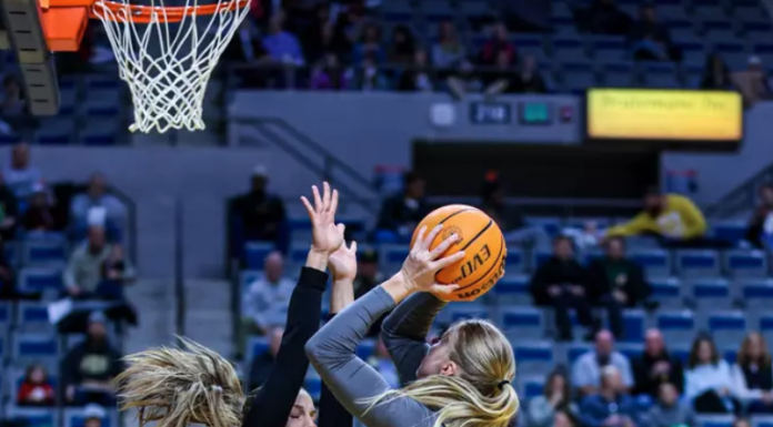 Mastodons Led by Graber, Reid for 17th Consecutive Win