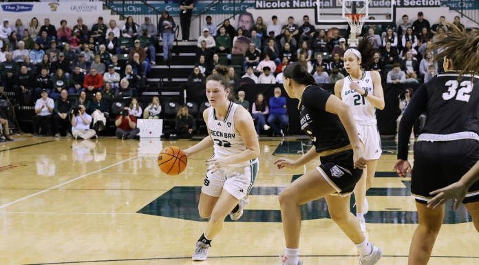 Phoenix outlast Mastodons to clinch regular season crown