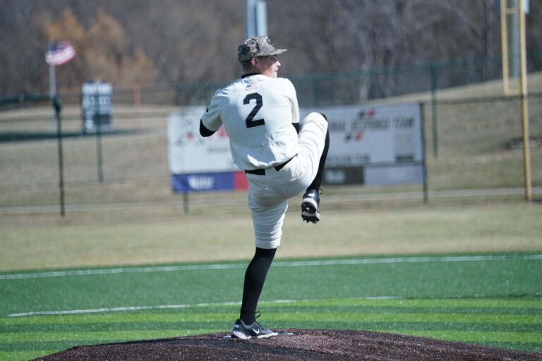 Oakland loses weekend series with Youngstown State, salvages Game 3 with a mercy win