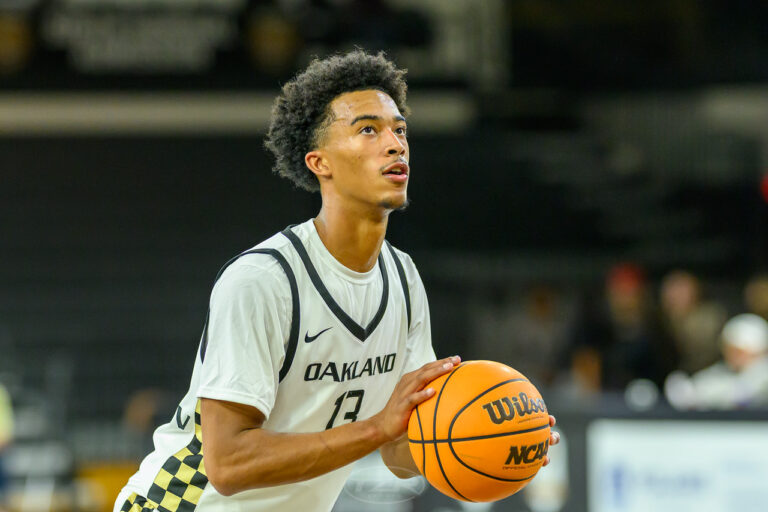 Oakland Concludes Exhibition Slate With 99-90 Over Rochester Christian