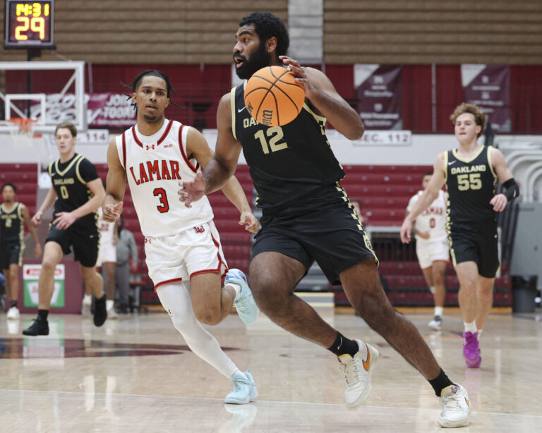 Oakland Beats Lamar and Montana to Win Blaine Taylor Classic
