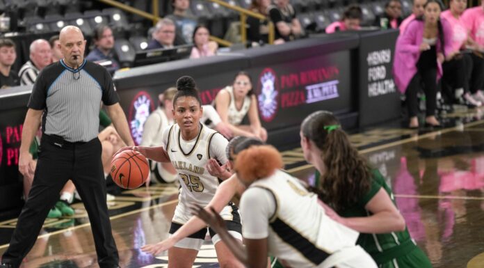 Oakland Falls to Green Bay Despite Strong Late Push